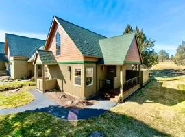 Beautiful Cabin Hot-tub and Barbecue Provided in Redmond, Oregon