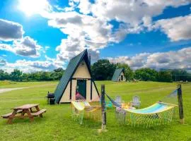 Cozy Farm Stay with Memory Foam Beds, Fire Pit & Country Breakfast Near Nashville