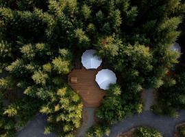 Large and Spacious Double Bell Tents Great for Families in Carson, Washington, hotel en Carson