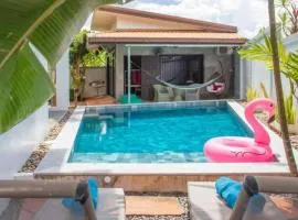 150 m from a paradise beach 3 bedrooms pool