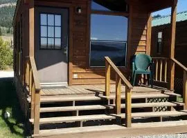 Beautiful Lakefront Cabin with Stunning Sights in Montana