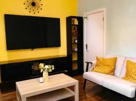 Bright 3BD House Near East Croydon Station