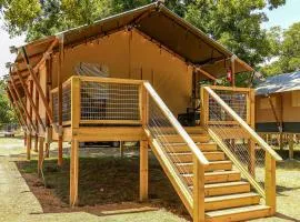 Charming Safari Tent with Fire Pit and Barbecue in Staples, Texas