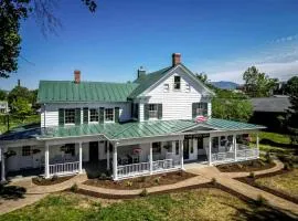 Elegant Historic Suite with Mountain Views in Luray, Virginia