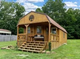 Serene Loft Cabin with Outdoor Grill and Fire Pit in Creal Springs, Illinois
