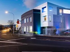 Entire 4 Room Boutique Hotel - Central Dunedin