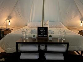 Beautiful Bell Tents for Lakeside Glamping near Knoxville, Tennessee, hotel in Bean Station