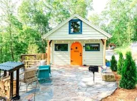 Charming Pet-Friendly Cabin with Stunning Mountain Views in Chattanooga, Tennessee