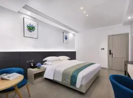 Whale Time Fenghuang Jiaxiang Light Luxury Hotel
