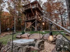 Epic Lookout Tree House Tower Overlooking the Breathtaking North Georgia Appalachian Mountains, Ringgold