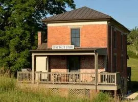 Charming Retreat: Pet-Friendly Classic Rental for Outdoor Activities in Pulaski County, VA