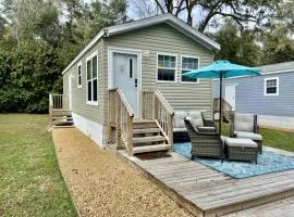 Picturesque Cottage with Fire Pit in Dunnellon, Florida