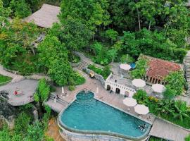 Xoan Retreat, lodge in Hòa Bình