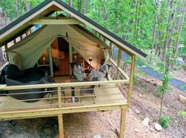 Lovely Glamping Tent with Amazing Equipped Indoor and Outdoor in Alabama, perkhemahan mewah di Grant