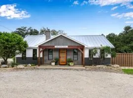 Luxurious Rental with Private Yard and BBQ in Wimberley, Texas