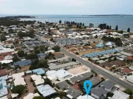 Palm Beach Retreat - Rockingham