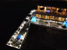 VillaELIAS - heated pool - jacuzzi-10 persons-boat tours - Luxury