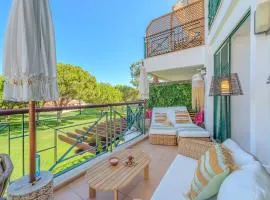 5 star Luxury SevenPines apartment with large balcony and 3 communal pool