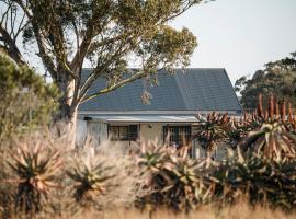 Farm Cottage - Mountain View,Fireplace,Outdoor Braai, Hotel in Riversdale