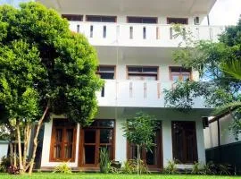Niyanca Guest