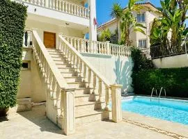 Alkeou Holiday Home