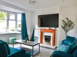 Modern Spacious 3BR-Free Parking-Long Stay Discounts
