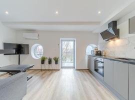 Rooftop d'exception, vue Rhône, 6 personnes, Caluire, hotel in Caluire-et-Cuire