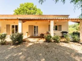 Maison en campagne Arlésienne avec piscine