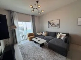 Urban Retreat - Premium Stay - Gym & Pool Access