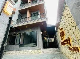 Núi Homestay Huế