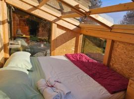 The SkyRoom - AUT vita sotto gli alberi, c&agrave;mping a Calcata