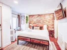 Eagle's Landing - Logan Airport