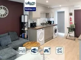 5BR House By WillCo Property Short Lets & Serviced Accommodation Derby With Games, Parking & Wi-Fi