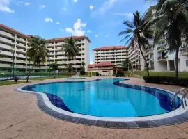 Iris 2 Bedroom Pool View Balcony