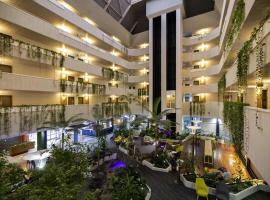 Novotel Darwin CBD, hotel near Delissaville Airport - DLV, Darwin