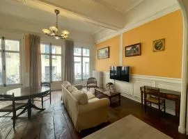 Lemov'Inn, central historic apartment