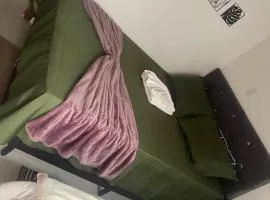 Casa Privativa com Quarto Confortável e Cozinha Ótima Localização em Foz do Iguaçu