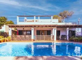 Villa Ewa by Slow Villas