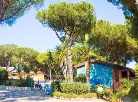 ISA - Village with swimming pool in Albinia just 150 mt from the sea
