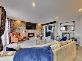 Stylish York flat with private parking