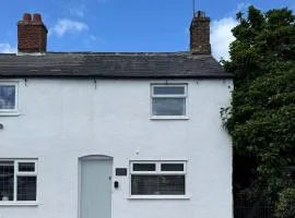 Charming Middlewich House - Sleeps 4
