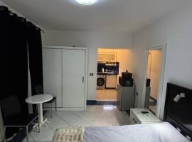 Studio 102-108, hotel spa en Banī Ghālib