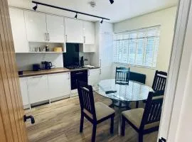 3 bedroom Brookwood Road apartment