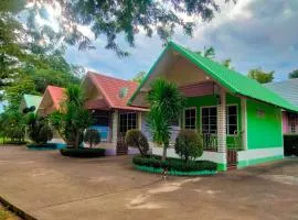 Baansuan Tayay Resort