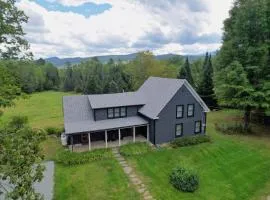 9FR Renovated home with beautiful views, large yard, dogs welcome!