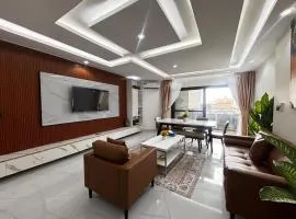 Stunning 2 Bedroom Apartment Overlooking the Ocean