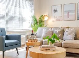 Oceanfront Bliss Cozy 1BR by Beach Free Parking