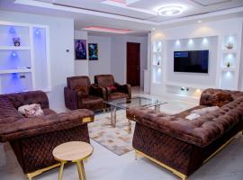 Kingston Luxury Apartments Limited: Calabar şehrinde bir otoparklı otel