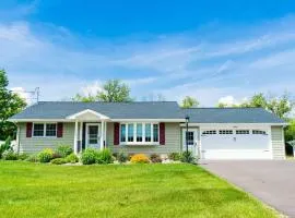 Canalside Cottage 3BR Lake Access Dock Fire Pit