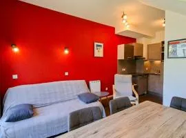 Appartement confortable au pied des pistes avec piscine et parking - FR-1-425-138